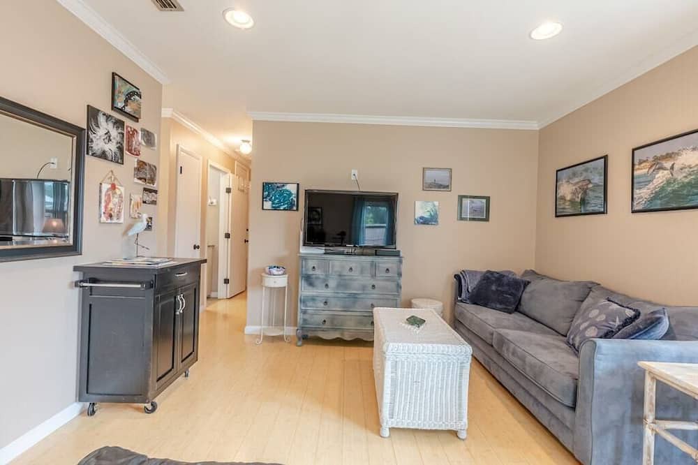 Photo of Livingroom in Riviera Beach