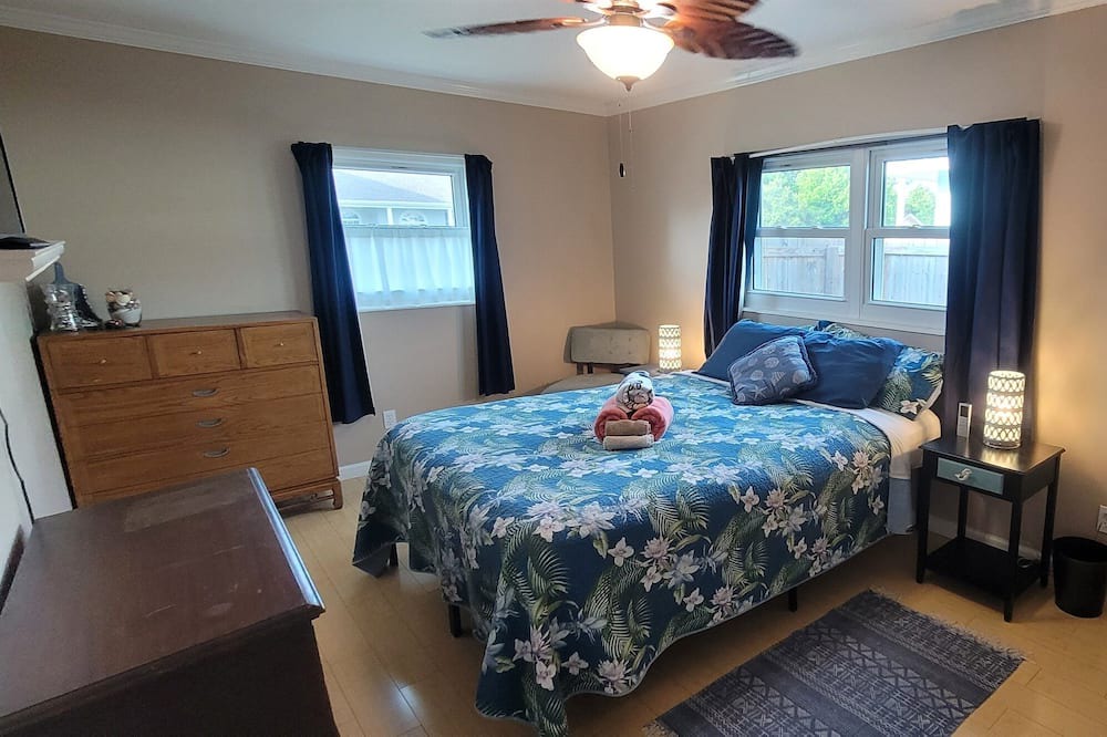 Photo of Bedroom in Riviera Beach