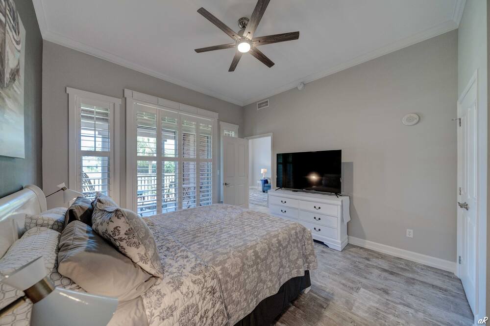 Photo of Bedroom in Upper Grand Lagoon
