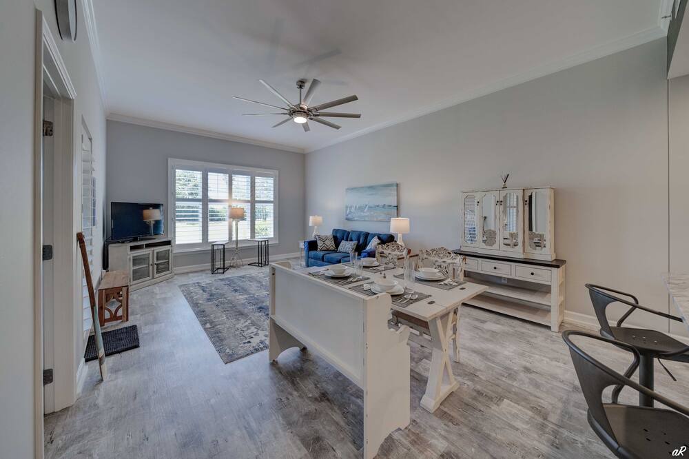 Photo of Livingroom in Upper Grand Lagoon