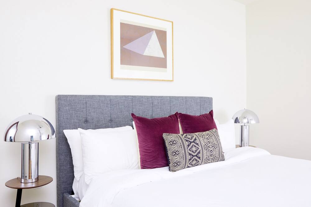 Photo of Bedroom in Arts/Warehouse District