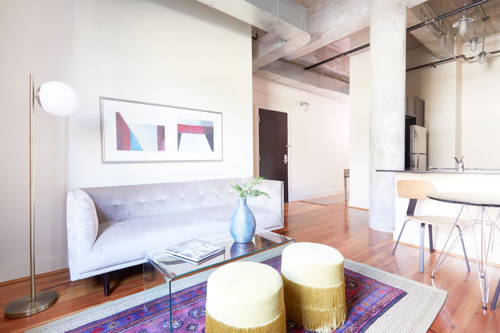 Photo of Livingroom in Arts/Warehouse District