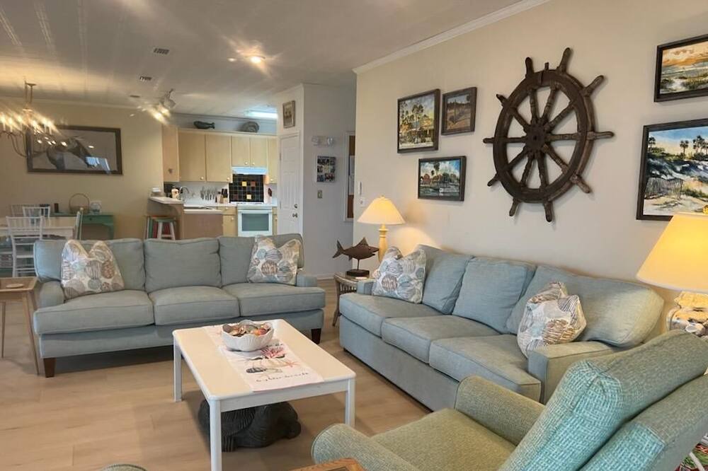 Photo of Livingroom in Sea Palm Village