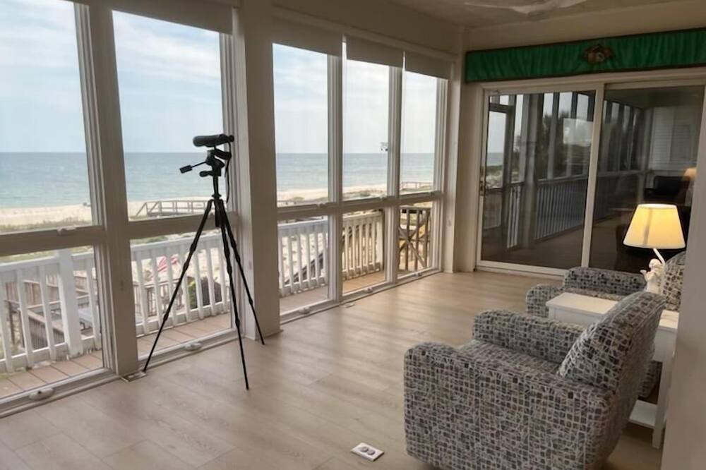 Photo of Livingroom in Sea Palm Village