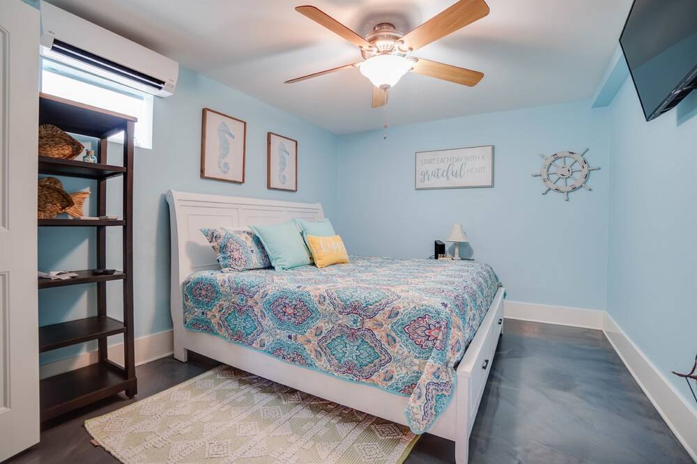 Photo of Bedroom in Holiday Beach