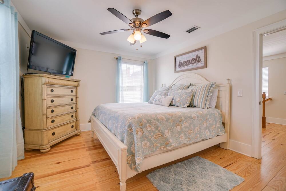 Photo of Bedroom in Holiday Beach