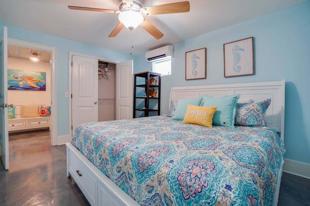 Photo of Bedroom in Holiday Beach