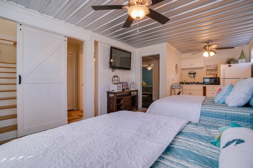 Photo of Bedroom in Holiday Beach