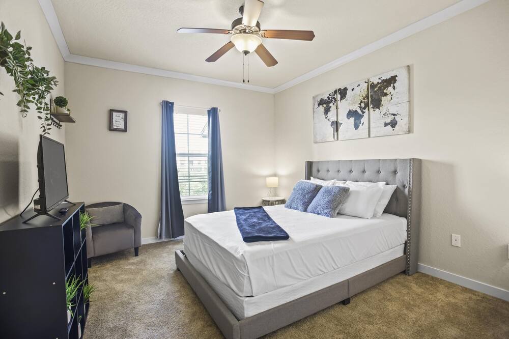Photo of Bedroom in Deerwood