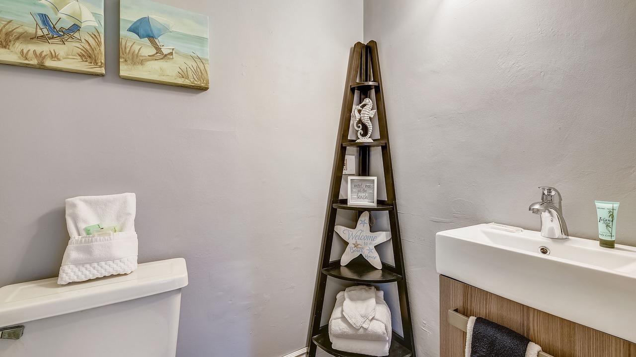 Photo of Bathroom in Holiday Beach