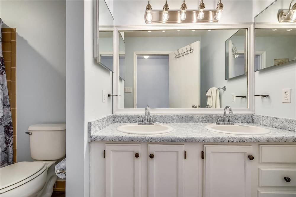 Photo of Bathroom in East End