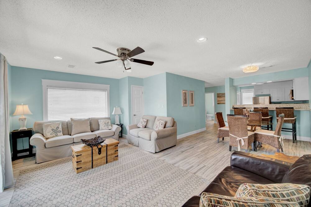 Photo of Livingroom in Miramar Beach