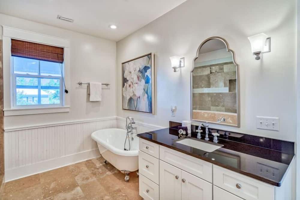 Photo of Bathroom in Village of Sugar Beach