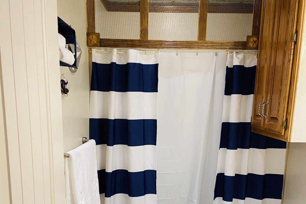 Photo of Bathroom in Dogwood