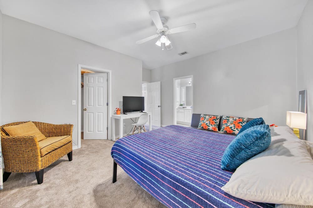 Photo of Bedroom in Gulfview Heights