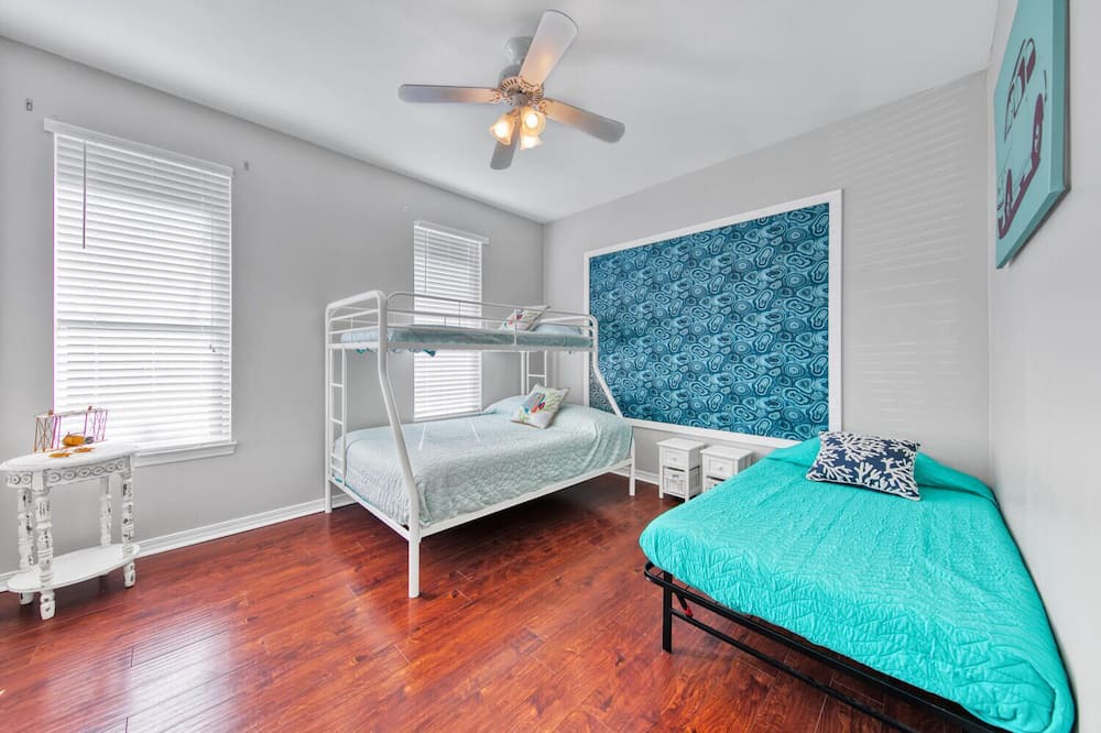 Photo of Bedroom in Gulfview Heights