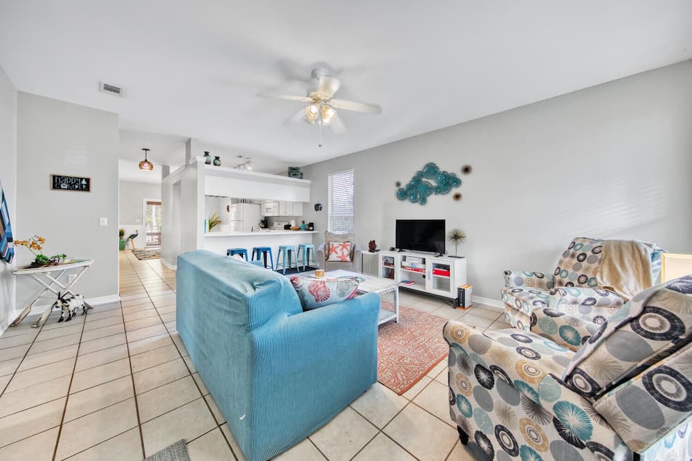Photo of Livingroom in Gulfview Heights