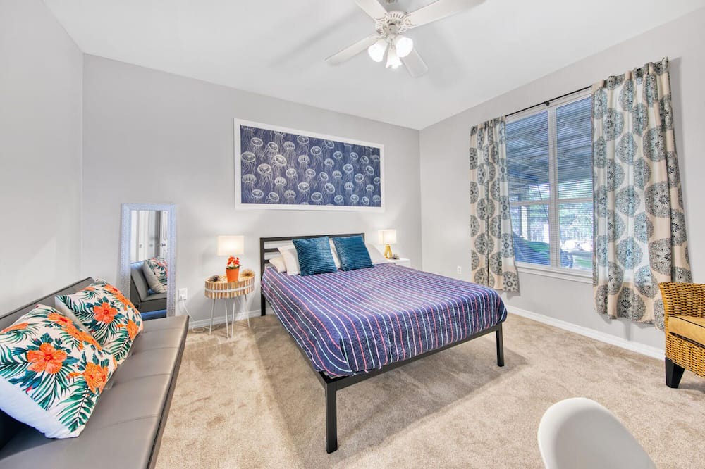 Photo of Bedroom in Gulfview Heights