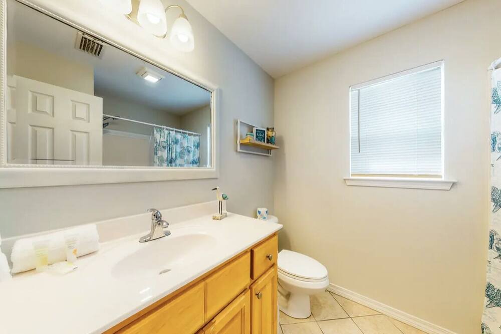 Photo of Bathroom in Silver Cay