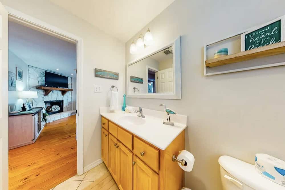 Photo of Bathroom in Silver Cay