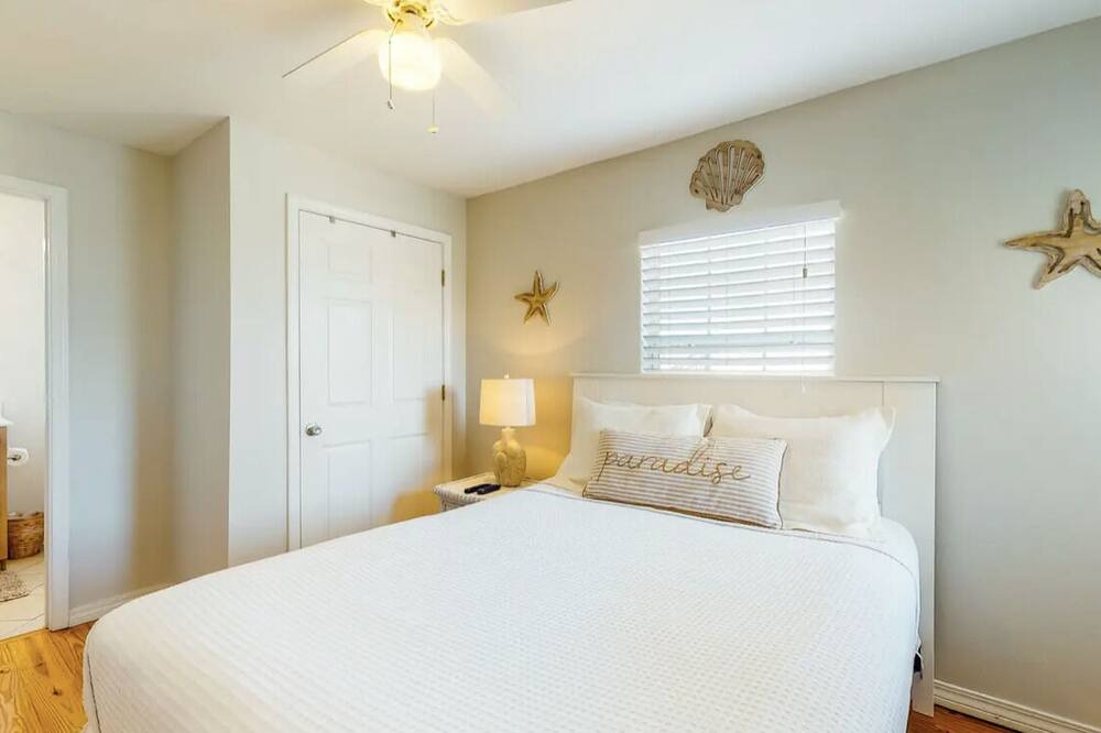 Photo of Bedroom in Silver Cay