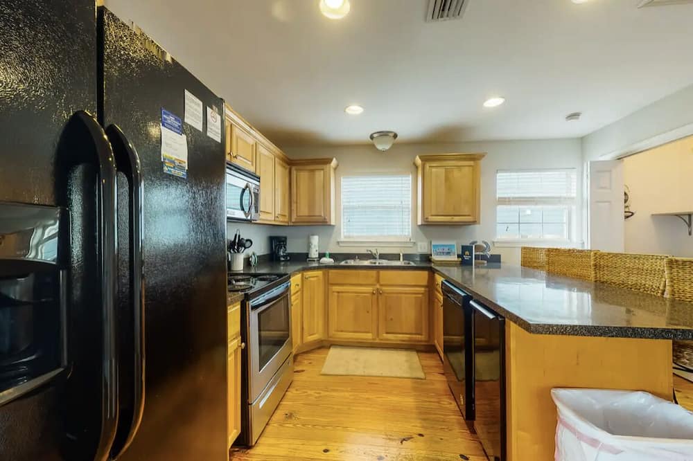 Photo of Kitchen in Silver Cay