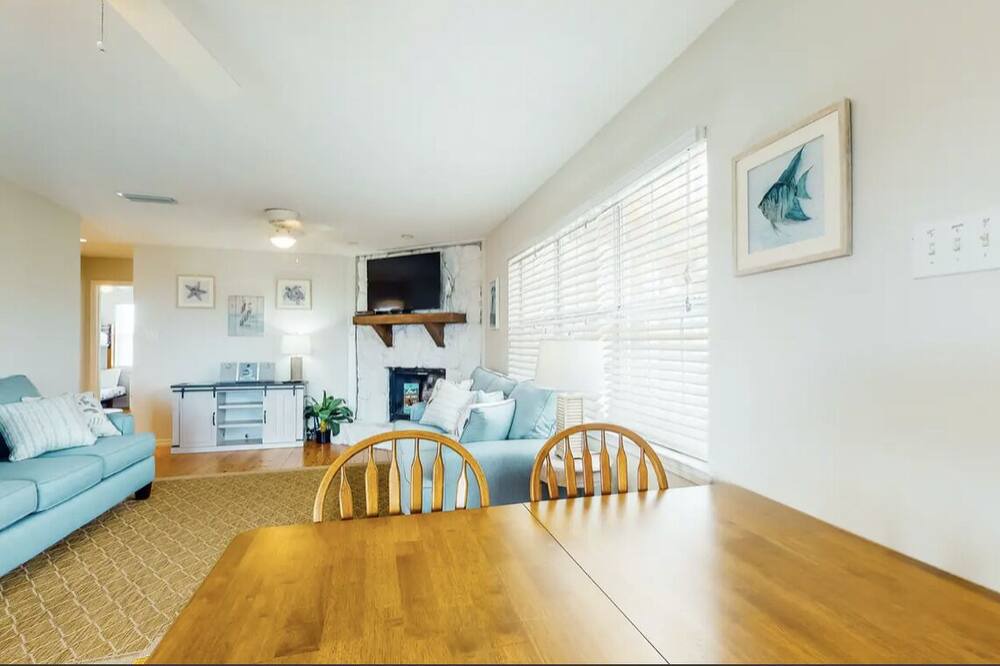 Photo of Livingroom in Silver Cay