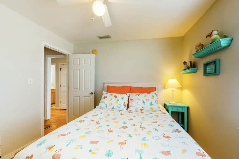 Photo of Bedroom in Silver Cay