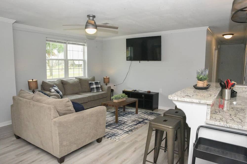 Photo of Livingroom in Grand Bay