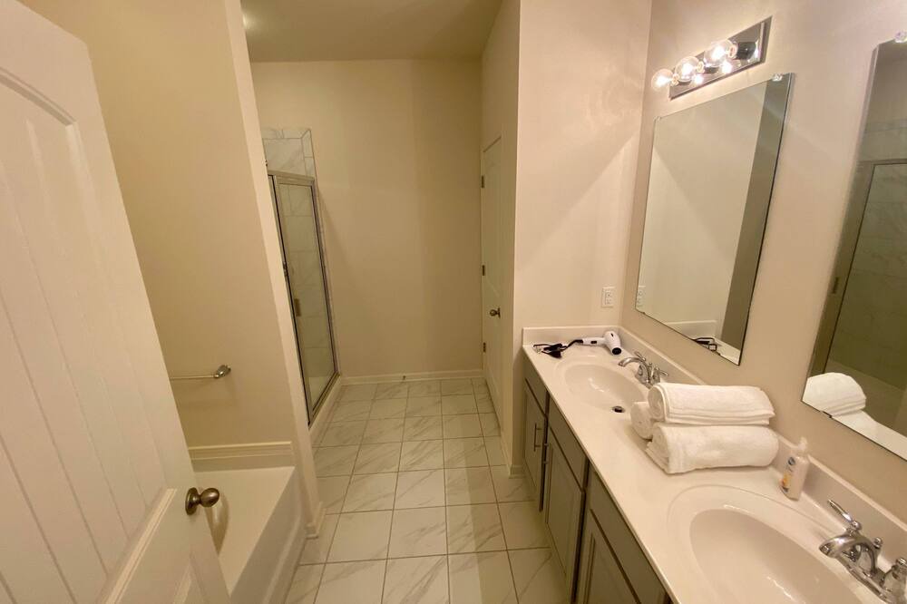 Photo of Bathroom in Fultondale