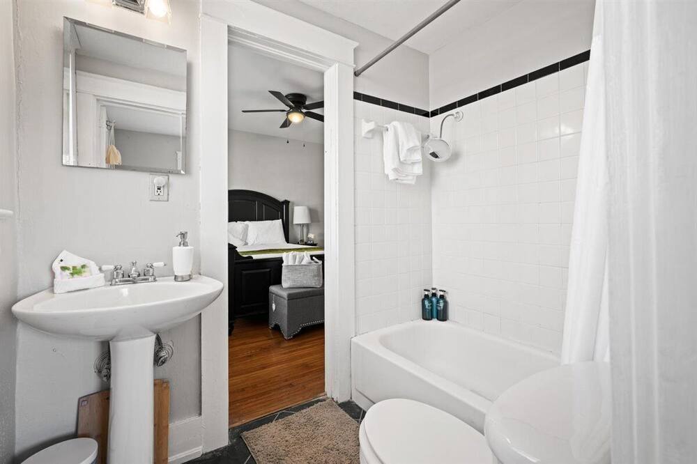 Photo of Bathroom in Hannon Park