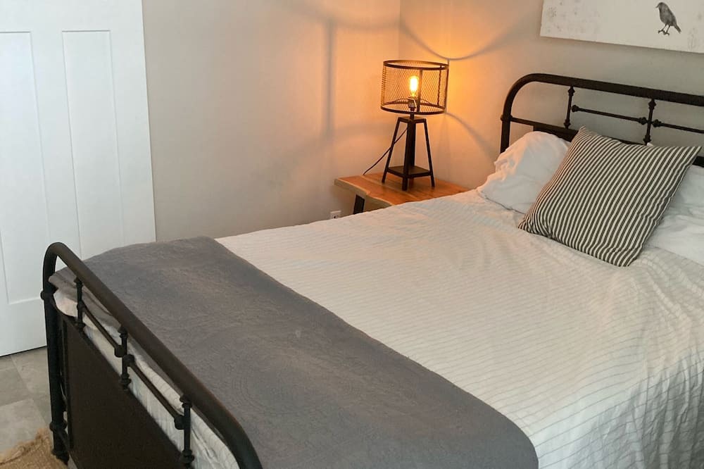 Photo of Bedroom in Gulfview Heights