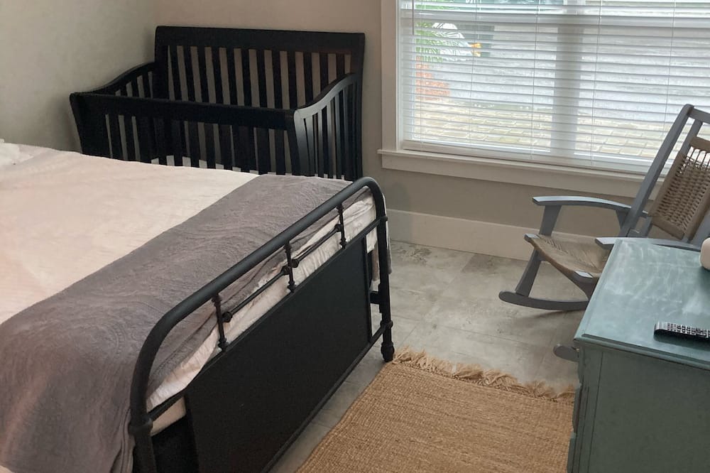 Photo of Bedroom in Gulfview Heights