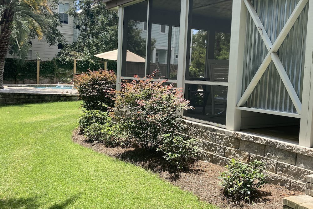 Photo of Outdoor in Gulfview Heights