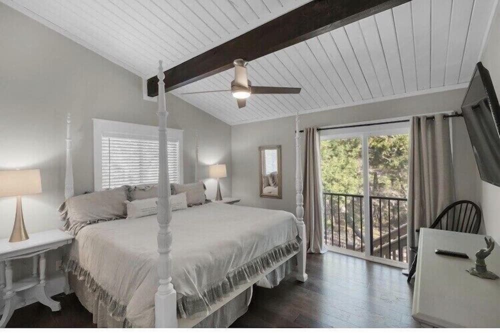 Photo of Bedroom in Gulfview Heights