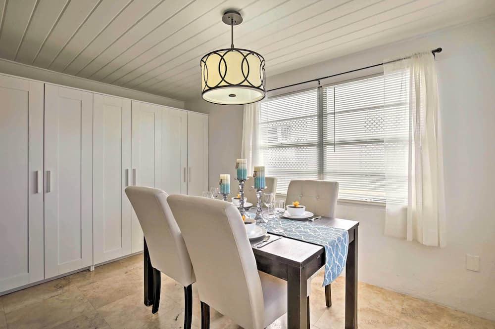 Photo of Livingroom in Davis Islands