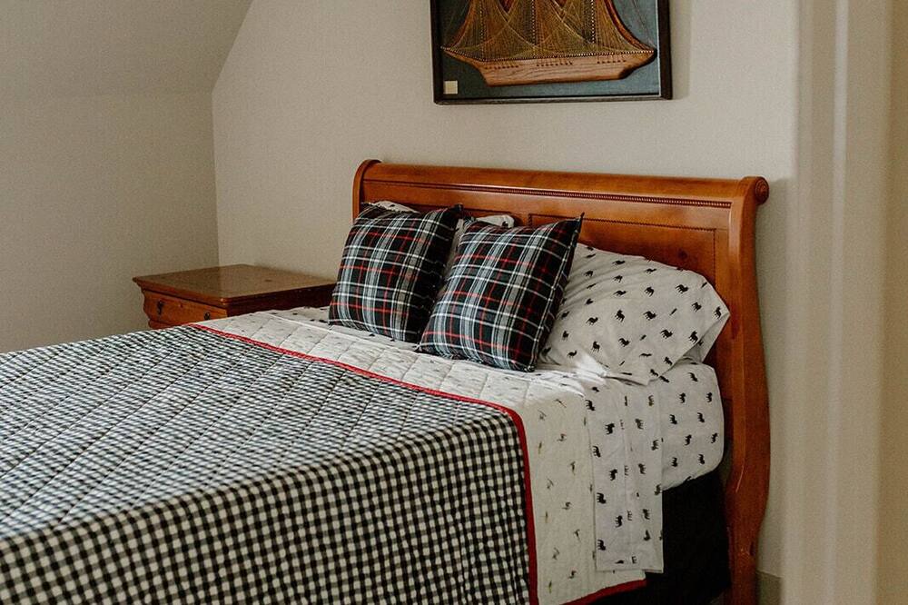 Photo of Bedroom in Pleasure Point