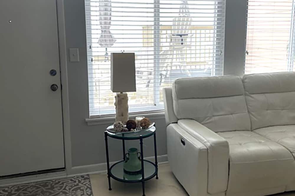Photo of Livingroom in Sunnyside