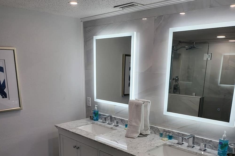 Photo of Bathroom in Sunnyside