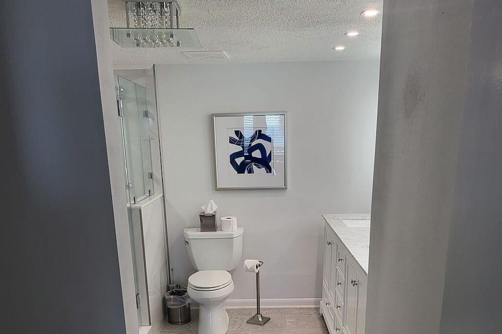 Photo of Bathroom in Sunnyside