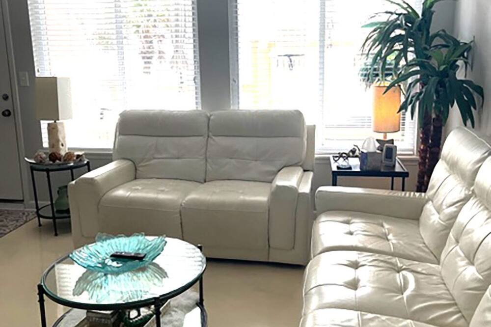 Photo of Livingroom in Sunnyside