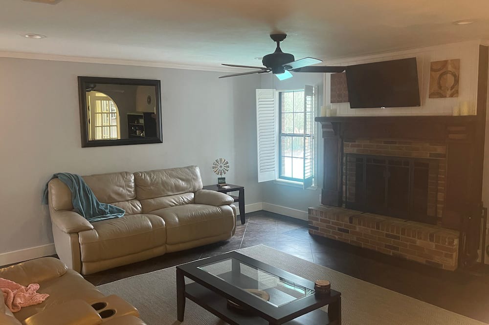 Photo of Livingroom in Gautier