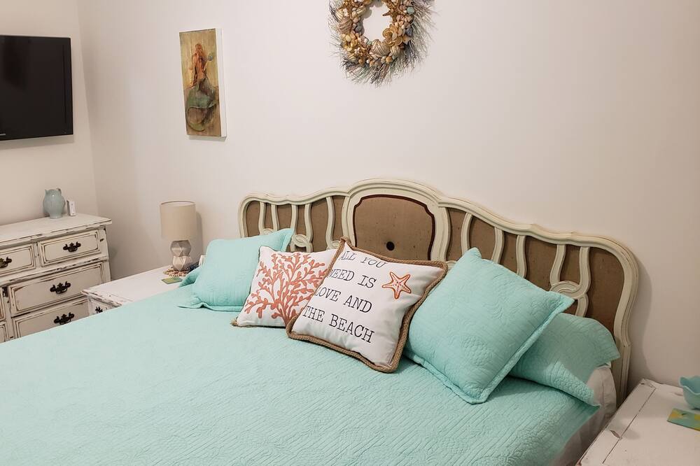Photo of Bedroom in Mississippi City
