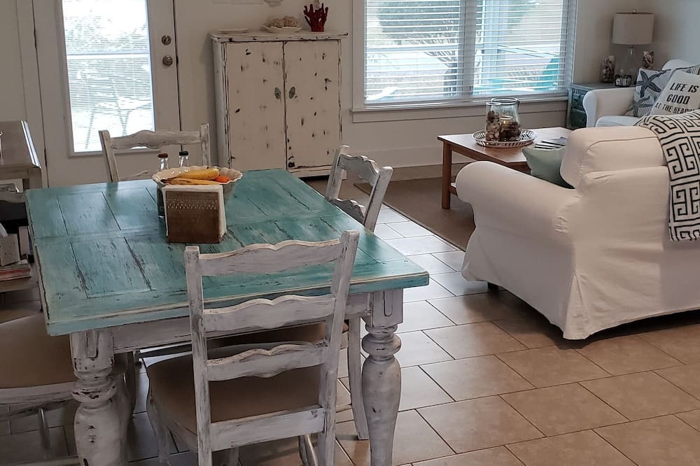 Photo of Livingroom in Mississippi City