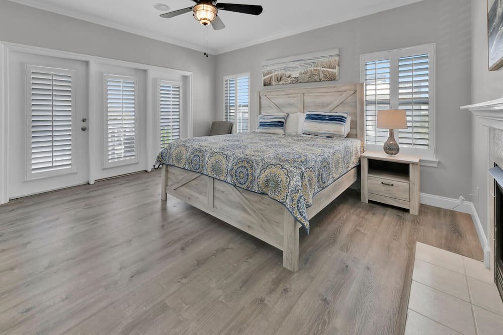 Photo of Bedroom in Miramar Beach