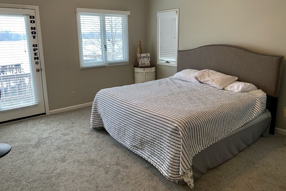 Photo of Bedroom in Horseshoe Lake