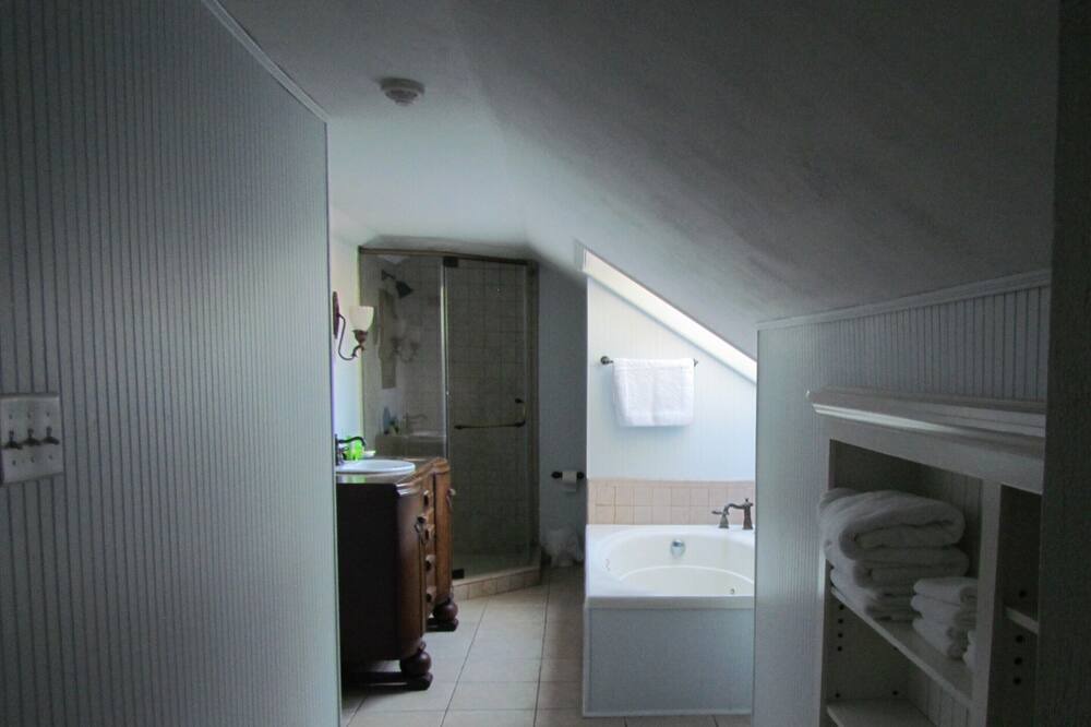 Photo of Bathroom in Natchitoches