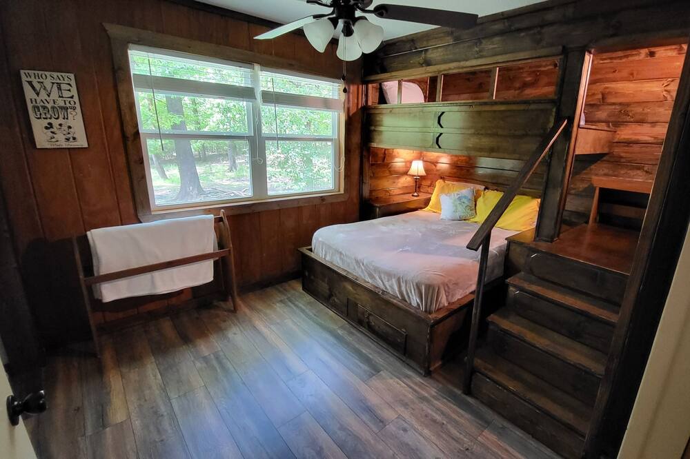Photo of Bedroom in Broken Bow