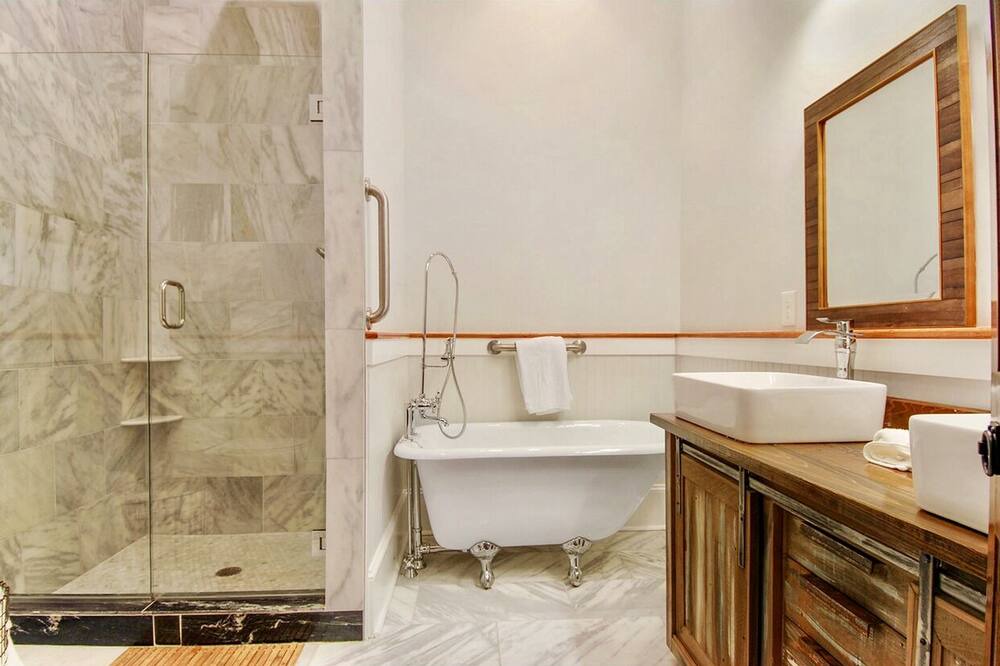 Photo of Bathroom in Saint Claude
