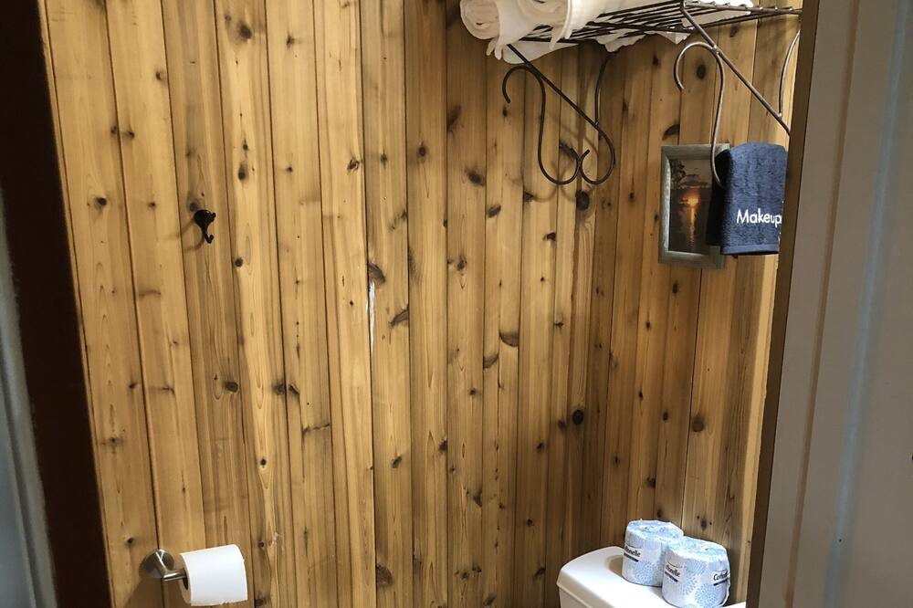 Photo of Bathroom in Avinger